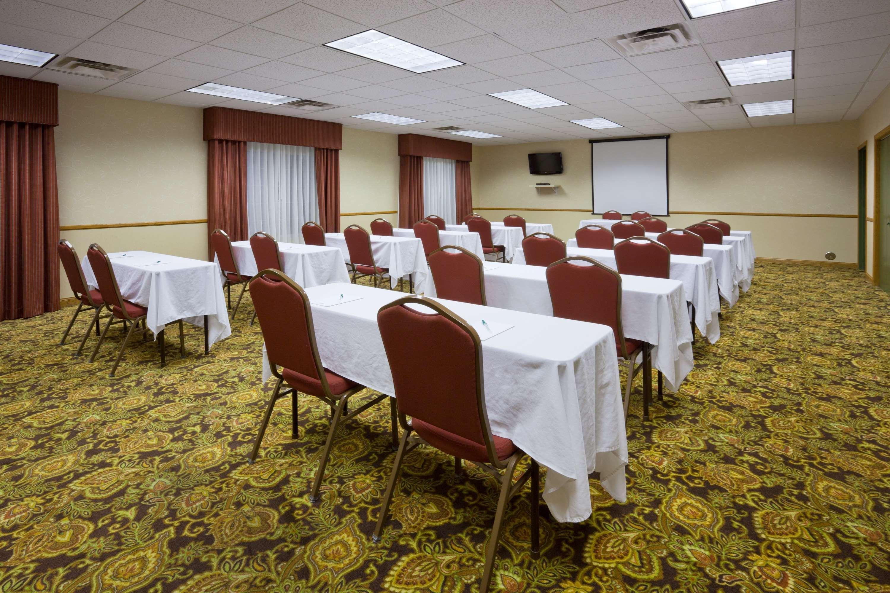 Country Inn & Suites By Radisson, Watertown, Sd Dış mekan fotoğraf