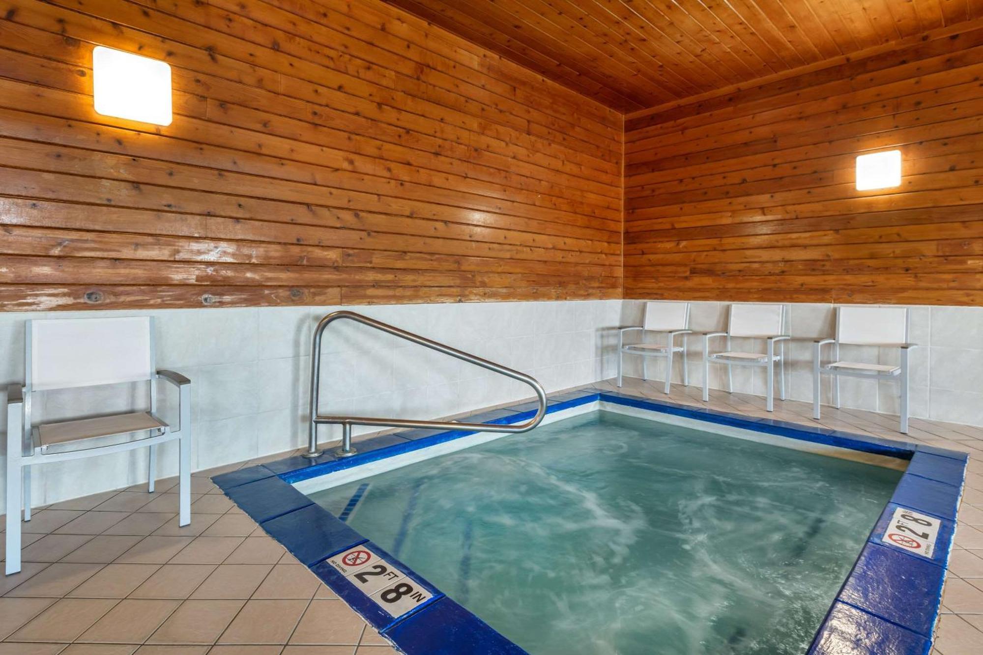 Country Inn & Suites By Radisson, Watertown, Sd Dış mekan fotoğraf