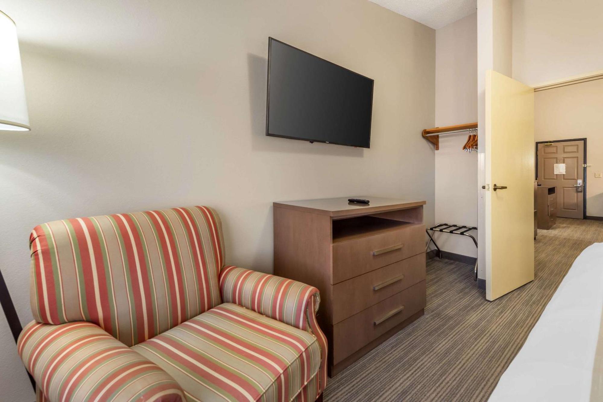 Country Inn & Suites By Radisson, Watertown, Sd Dış mekan fotoğraf